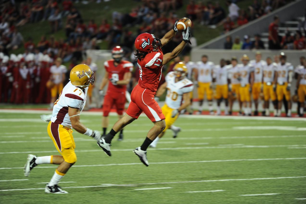 Cardinals Reclaim Axe in Clutch Victory Over Northwood, 28-20