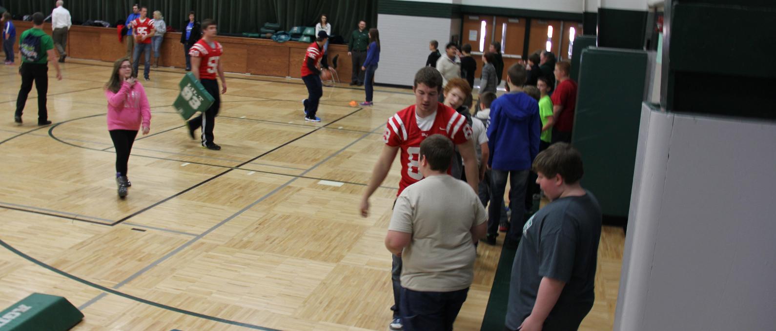 Cardinal Football Team Participates in NFL "Fuel Up to Play 60" Event