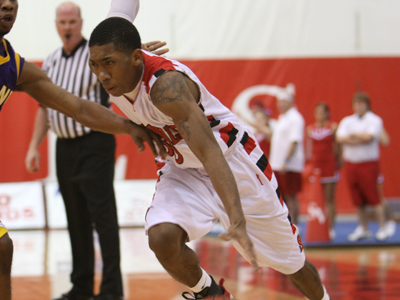 Cardinals Fall to Hillsdale, 61-57