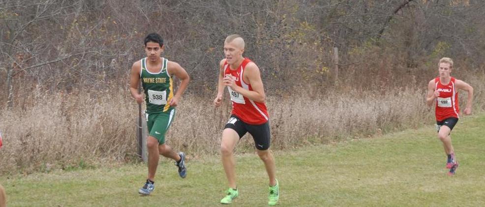 Cardinal Men Finish 16th at Midwest Regionals