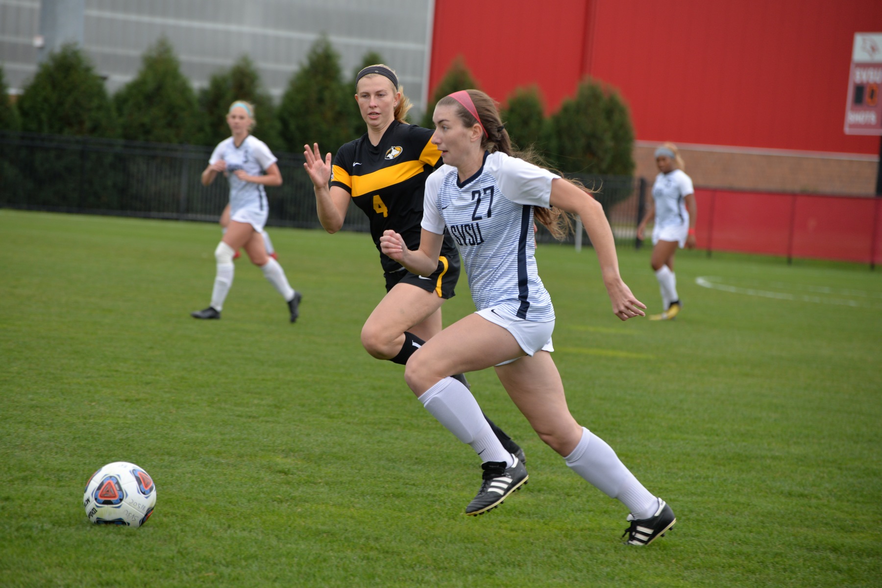 Molly Vanderhoff named to United Soccer Coaches Scholar All-North/Central Region Team