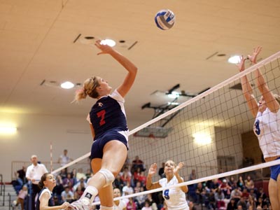 Volleyball Defeats Grand Valley In Midwest Regional First Round