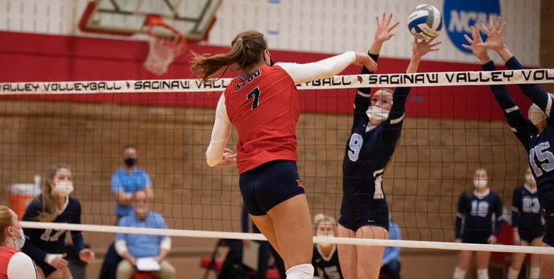 Wildcats edge Cardinals in four sets in Marquette