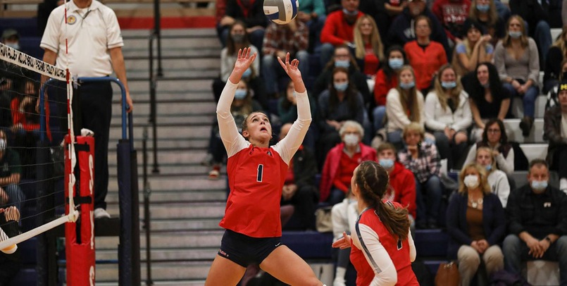 Huskies close out Cardinals in three sets