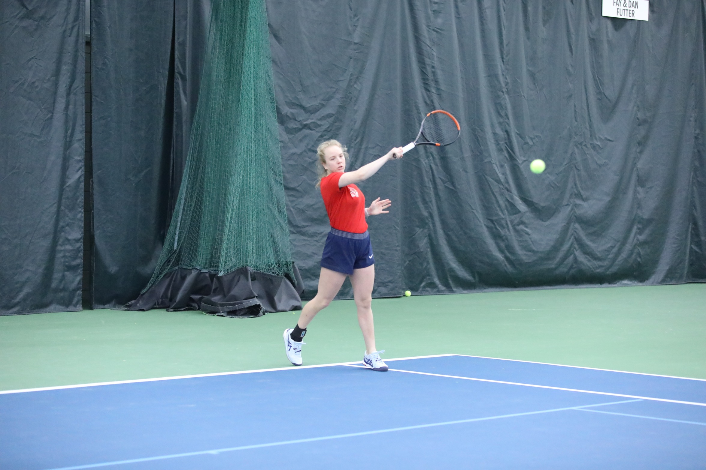 Tennis Sweeps Singles Against Bulldogs to Earn First GLIAC Victory of 2023